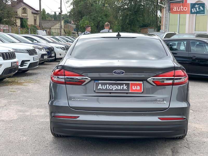 Седан Ford Fusion 2018 в Виннице