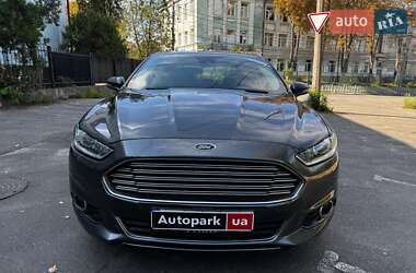 Седан Ford Fusion 2014 в 