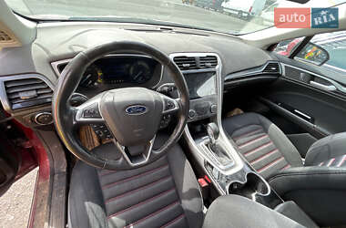 Седан Ford Fusion 2014 в 