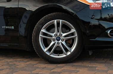 Седан Ford Fusion 2015 в 