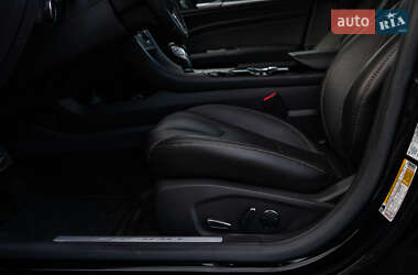 Седан Ford Fusion 2015 в 