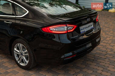 Седан Ford Fusion 2015 в 