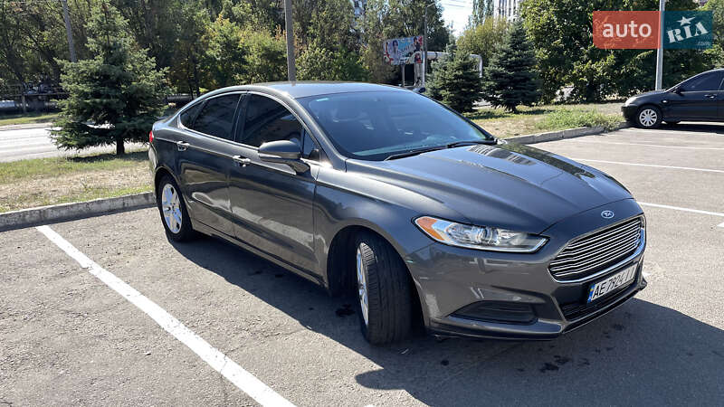 Седан Ford Fusion 2015 в 