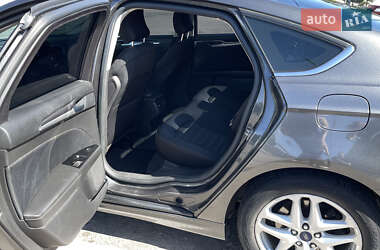 Седан Ford Fusion 2015 в 