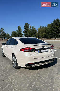 Седан Ford Fusion 2017 в 