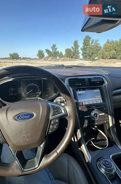 Седан Ford Fusion 2017 в 