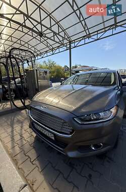 Седан Ford Fusion 2013 в 