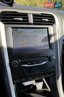 Седан Ford Fusion 2013 в 