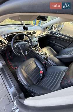 Седан Ford Fusion 2013 в 
