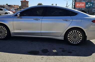 Седан Ford Fusion 2017 в 