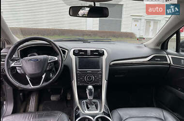 Седан Ford Fusion 2013 в 