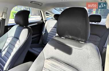 Седан Ford Fusion 2015 в 