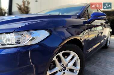 Седан Ford Fusion 2015 в 