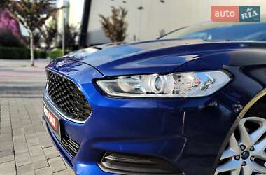 Седан Ford Fusion 2015 в 