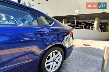 Седан Ford Fusion 2015 в 