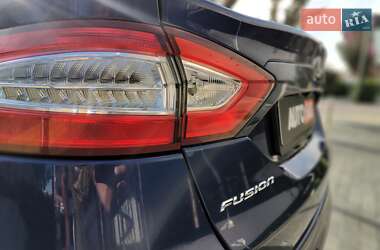 Седан Ford Fusion 2015 в 