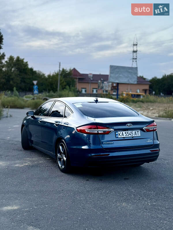 Седан Ford Fusion 2018 в Киеве фото 2 Седан Ford Fusion 2018 в Киеве