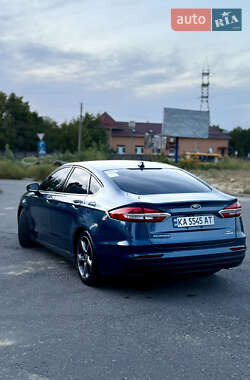 Седан Ford Fusion 2018 в 