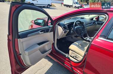 Седан Ford Fusion 2017 в 