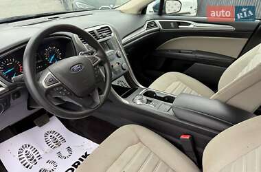 Седан Ford Fusion 2019 в 