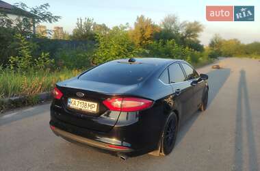 Седан Ford Fusion 2015 в 