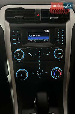 Седан Ford Fusion 2015 в 