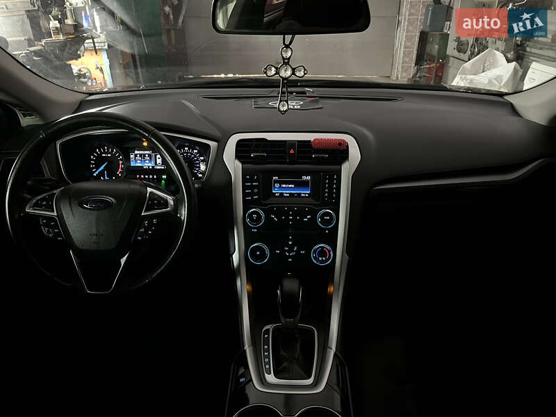 Седан Ford Fusion 2015 в Хмельницькому