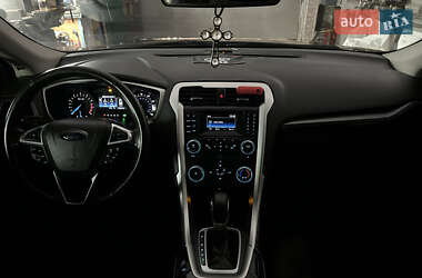 Седан Ford Fusion 2015 в 