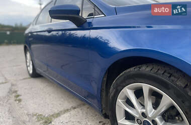 Седан Ford Fusion 2016 в 