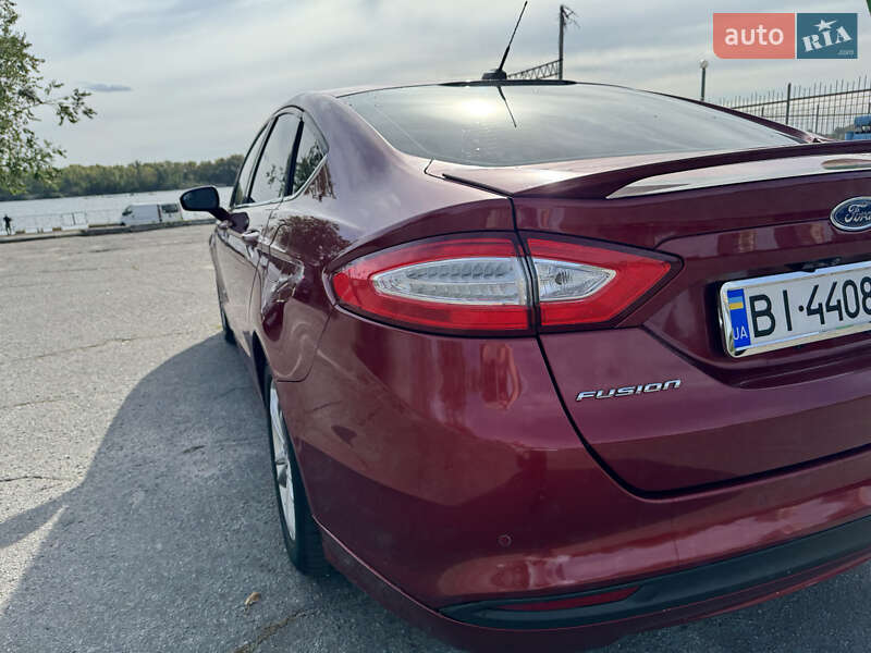 Седан Ford Fusion 2015 в Кременчуці
