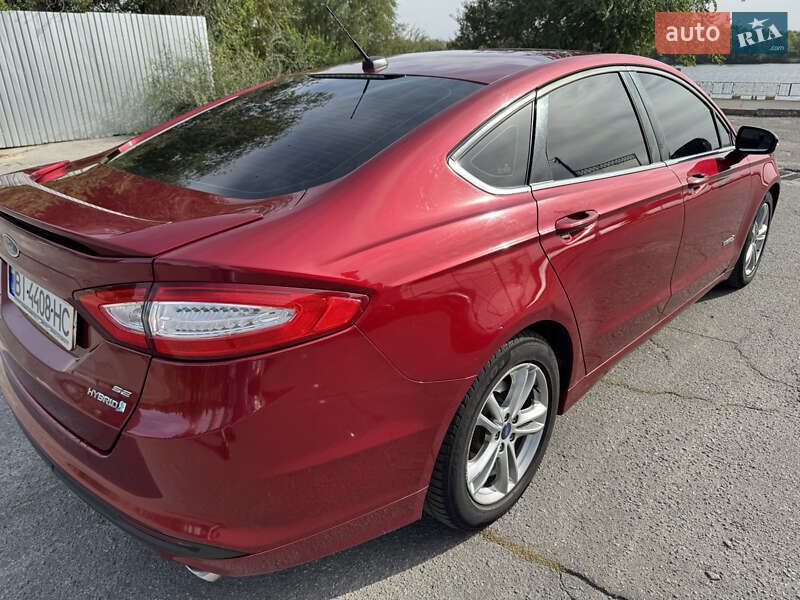 Седан Ford Fusion 2015 в Кременчуці