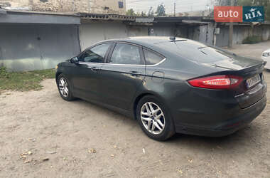 Седан Ford Fusion 2015 в 