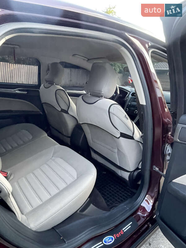 Седан Ford Fusion 2016 в Снігурівці