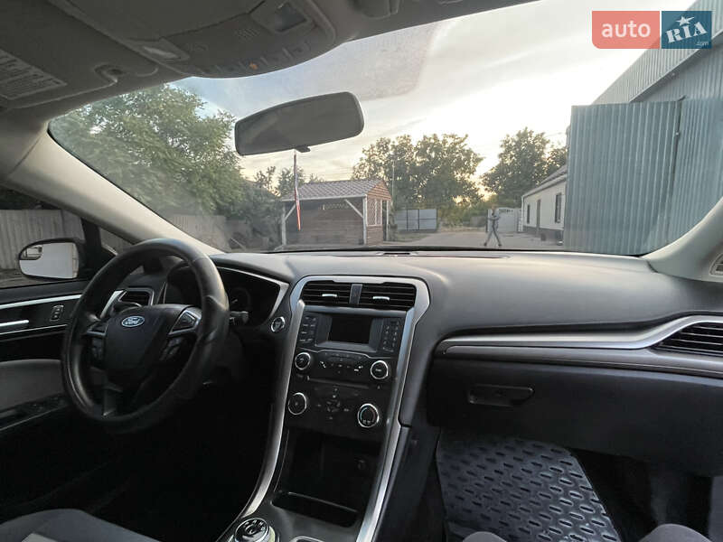 Седан Ford Fusion 2016 в Снігурівці