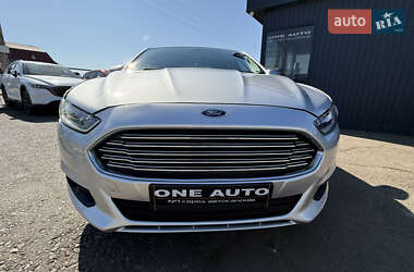 Седан Ford Fusion 2016 в 