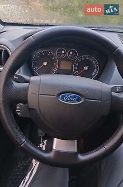 Хэтчбек Ford Fusion 2009 в 