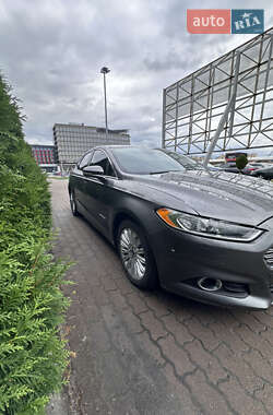 Седан Ford Fusion 2013 в Львове