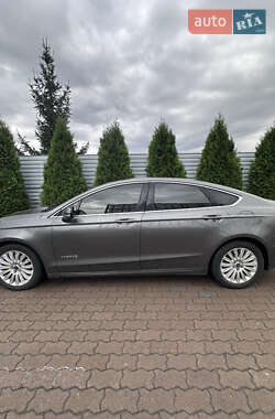 Седан Ford Fusion 2013 в Львове