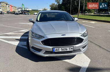 Седан Ford Fusion 2017 в 
