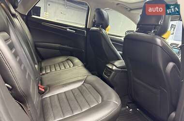 Седан Ford Fusion 2013 в 