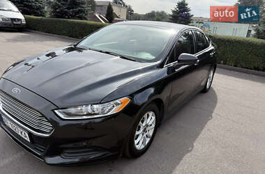 Седан Ford Fusion 2015 в 