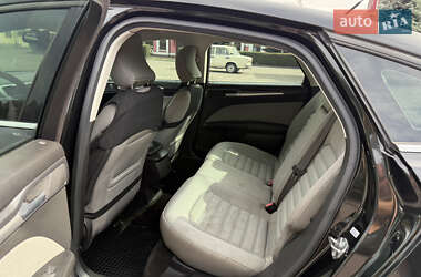 Седан Ford Fusion 2015 в 