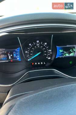 Седан Ford Fusion 2013 в 