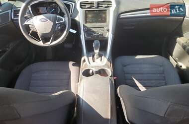 Седан Ford Fusion 2016 в 