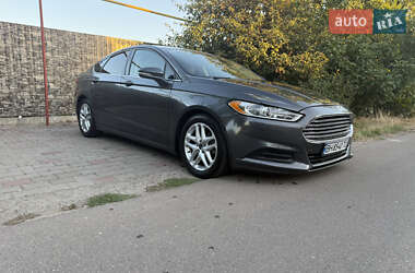 Седан Ford Fusion 2015 в 