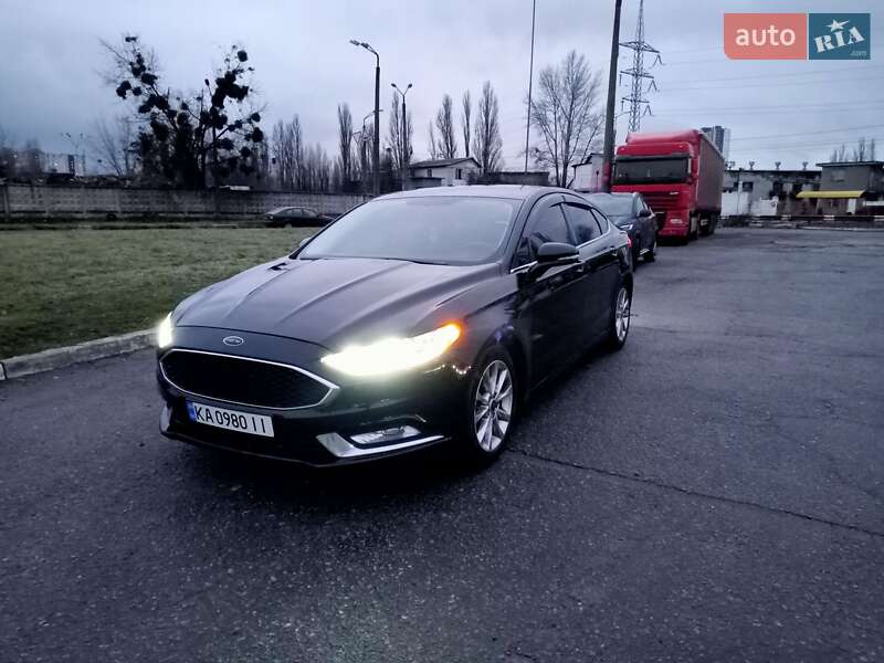 Седан Ford Fusion 2016 в 