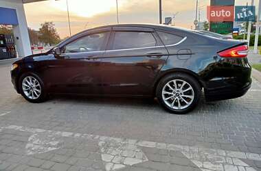 Седан Ford Fusion 2016 в 