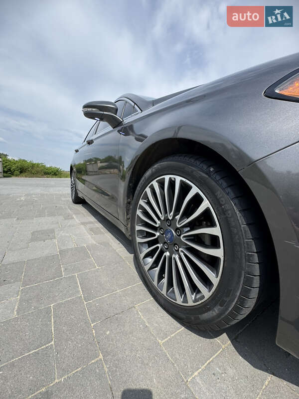 Седан Ford Fusion 2016 в Мукачевому