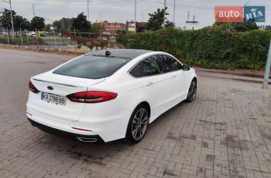 Седан Ford Fusion 2018 в 