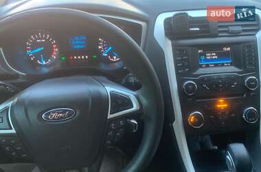 Седан Ford Fusion 2015 в 